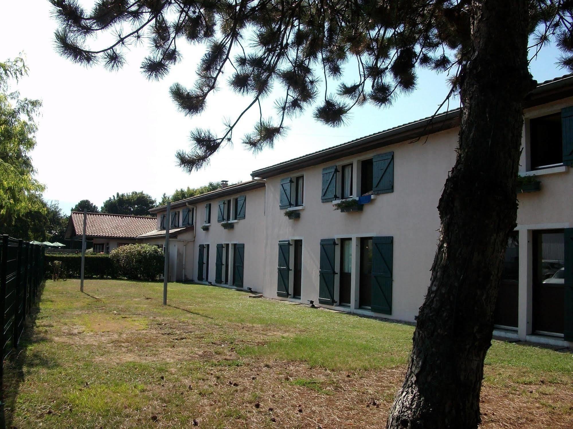 Kyriad Grenoble Sud - Сесен Экстерьер фото